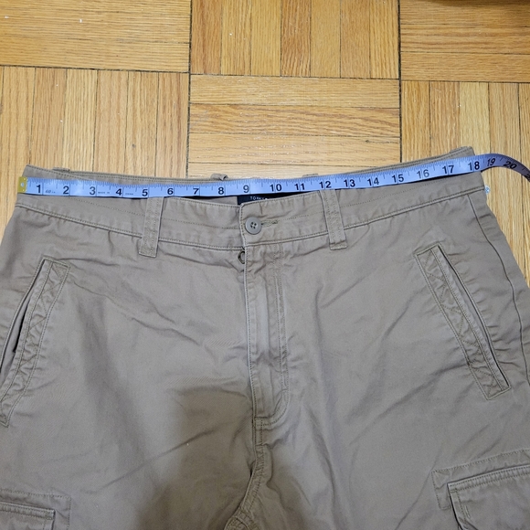 Tommy Hilfiger cargo shorts for men size 36 - Picture 10 of 10